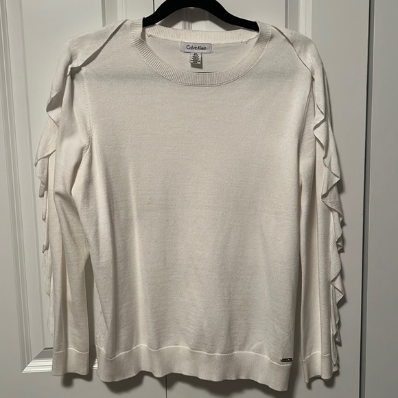 CALVIN KLEIN pullover with ruffle detail. - Picture 1 of 6